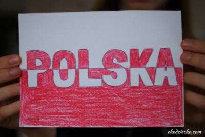 flaga Polski z napisem